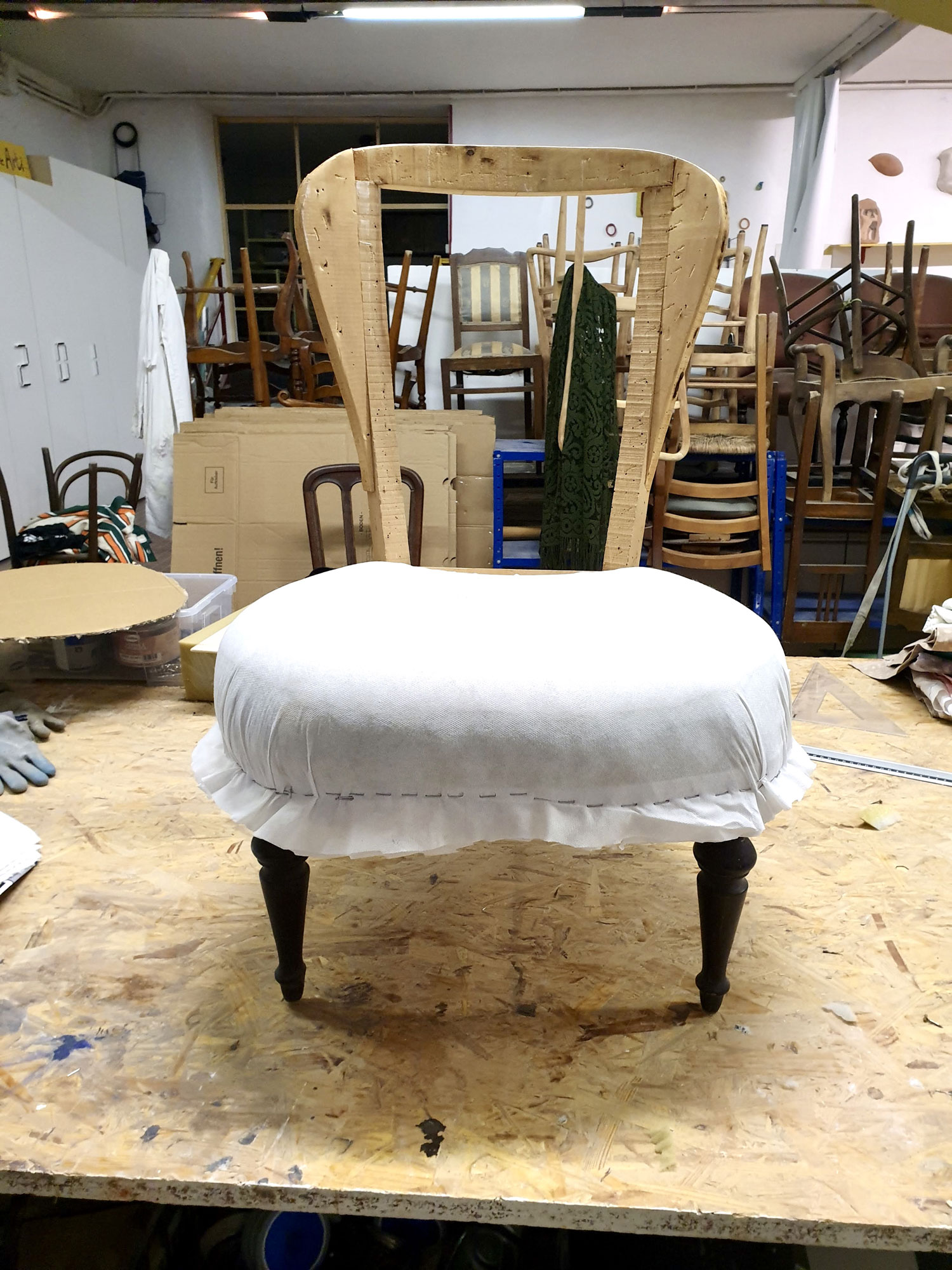 Ri-design sedia in legno con imbottitura