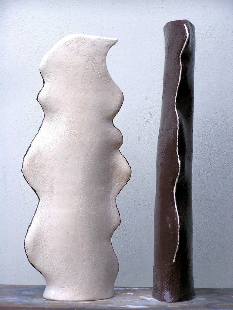 Esposizione di due basi di lampade in ceramica handmade